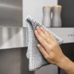 mega-clean-mikrofaser-tuch-to-go-das-multitalent-silber-grau4